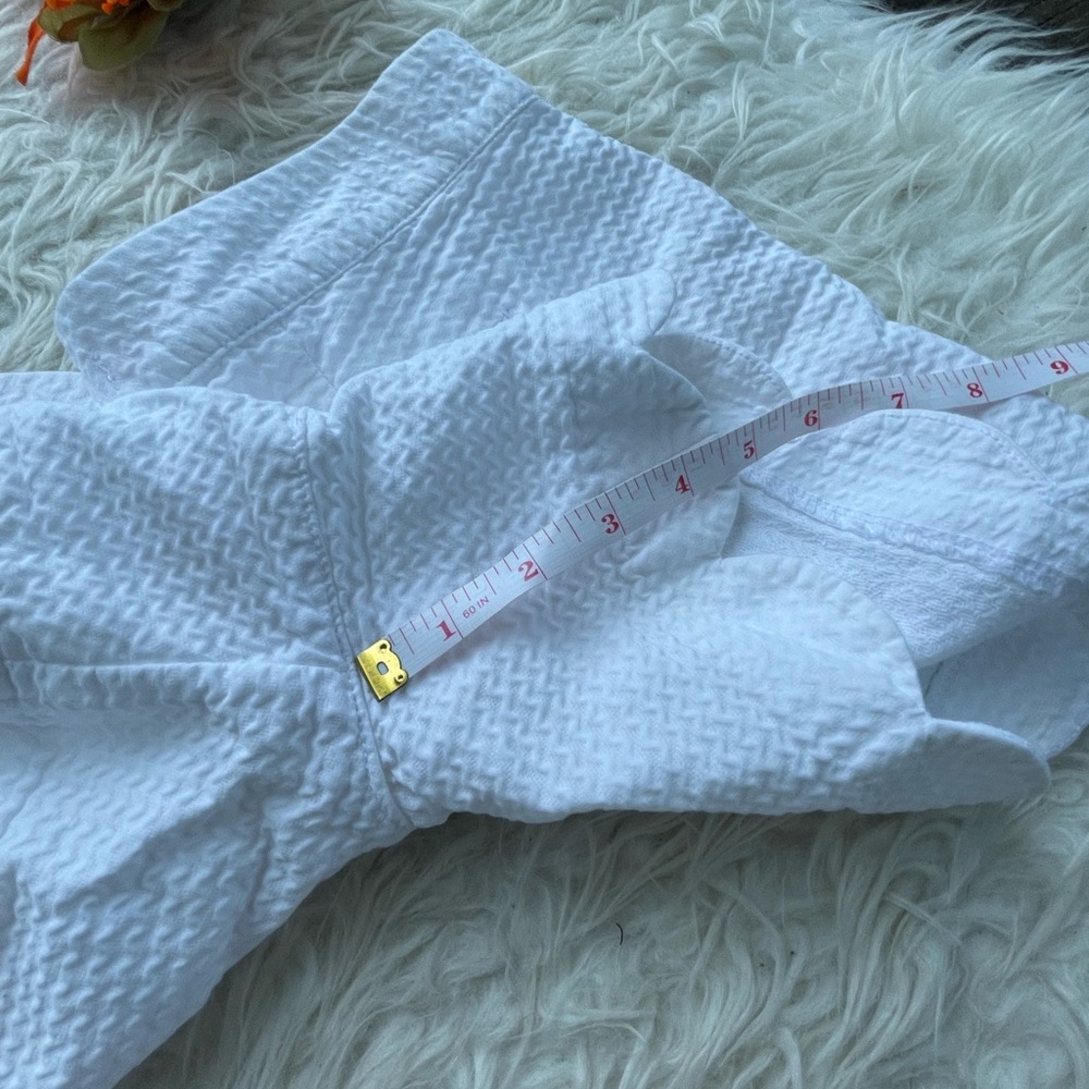 Excellent condition Lilly Pulitzer buttercup shorts - Picture 9 of 10